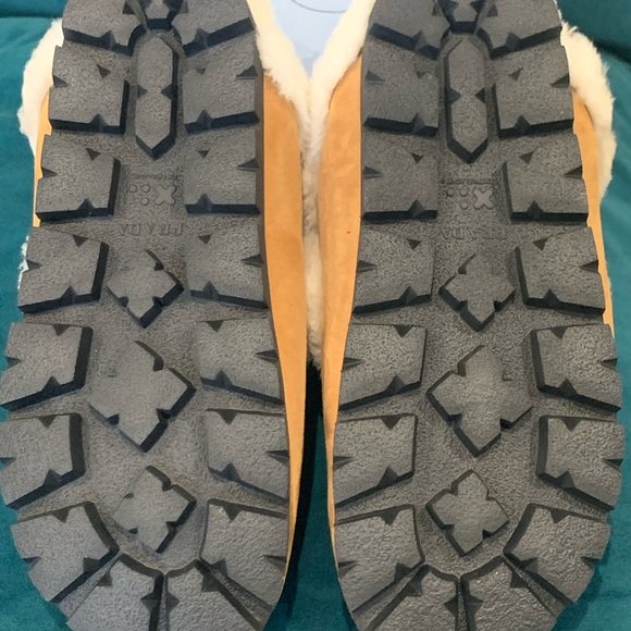 SOLD- Prada Lined Slippers Size 38.5 - Picture 5 of 5